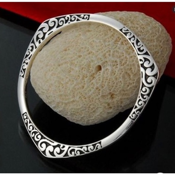 Jewelry - 925 STERLING SILVER TIBETAN BANGLE